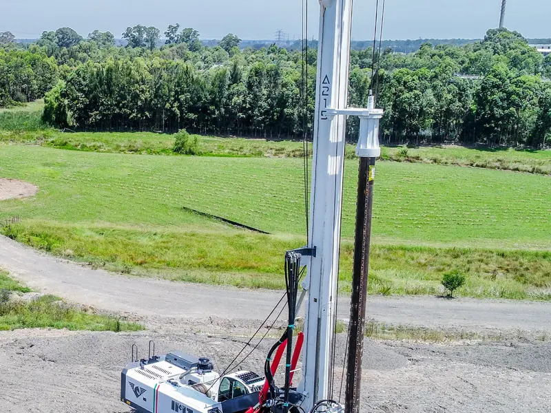 retinacreative-piling-rig-4429041-800×600