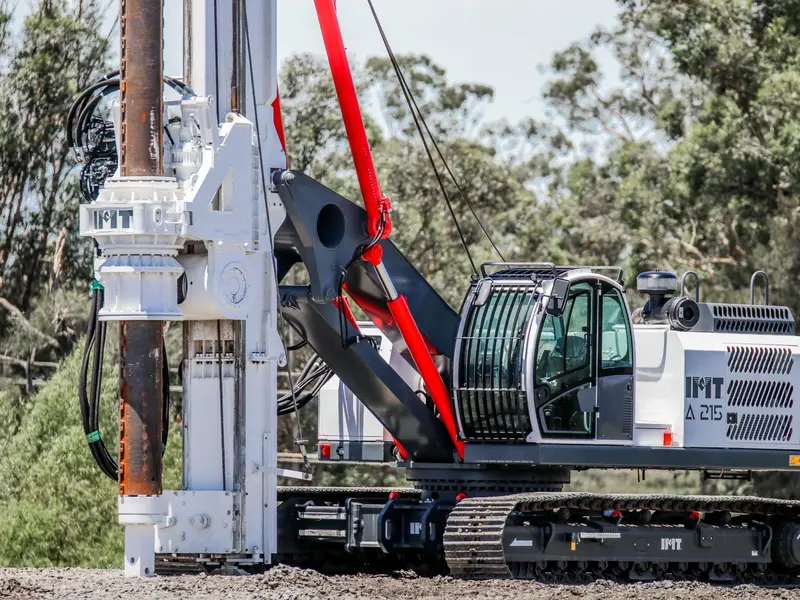 retinacreative-piling-rig-4429049-800×600